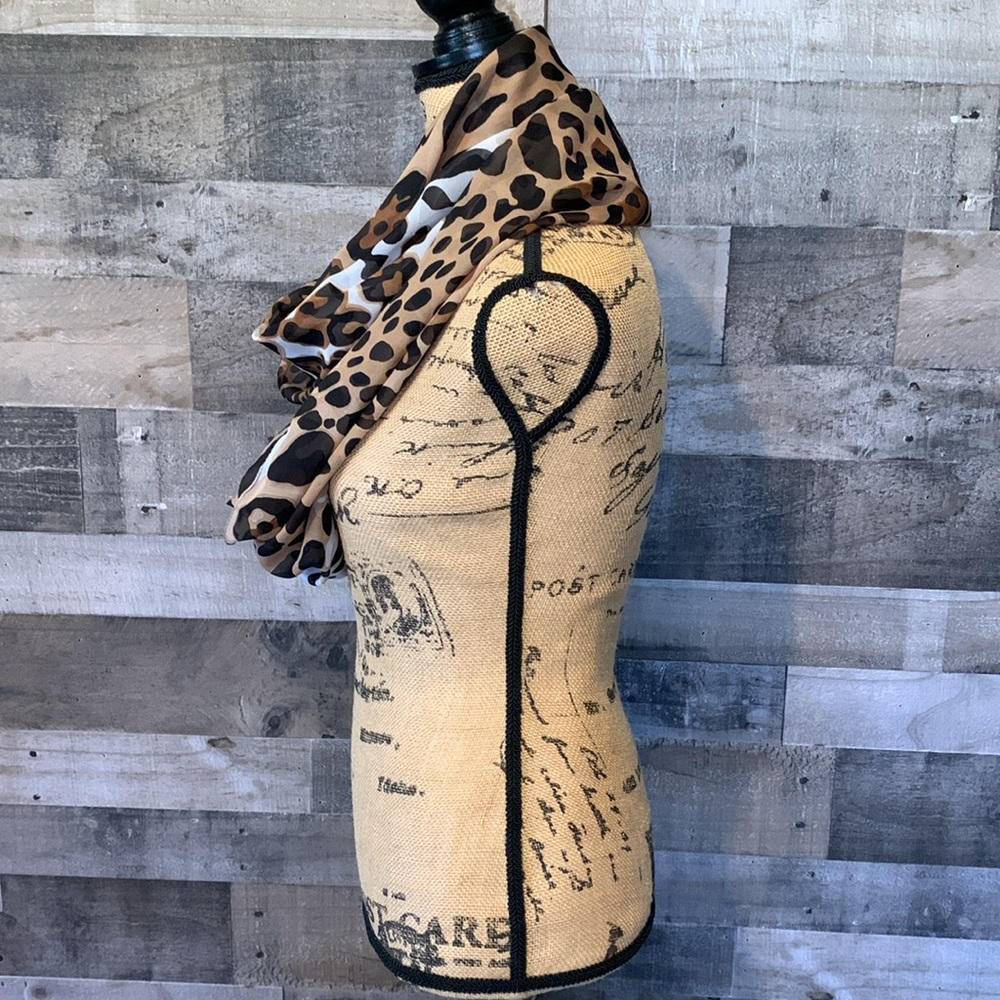 Hand Made Leopard Print Infinity Scarf - Picture 4 of 11